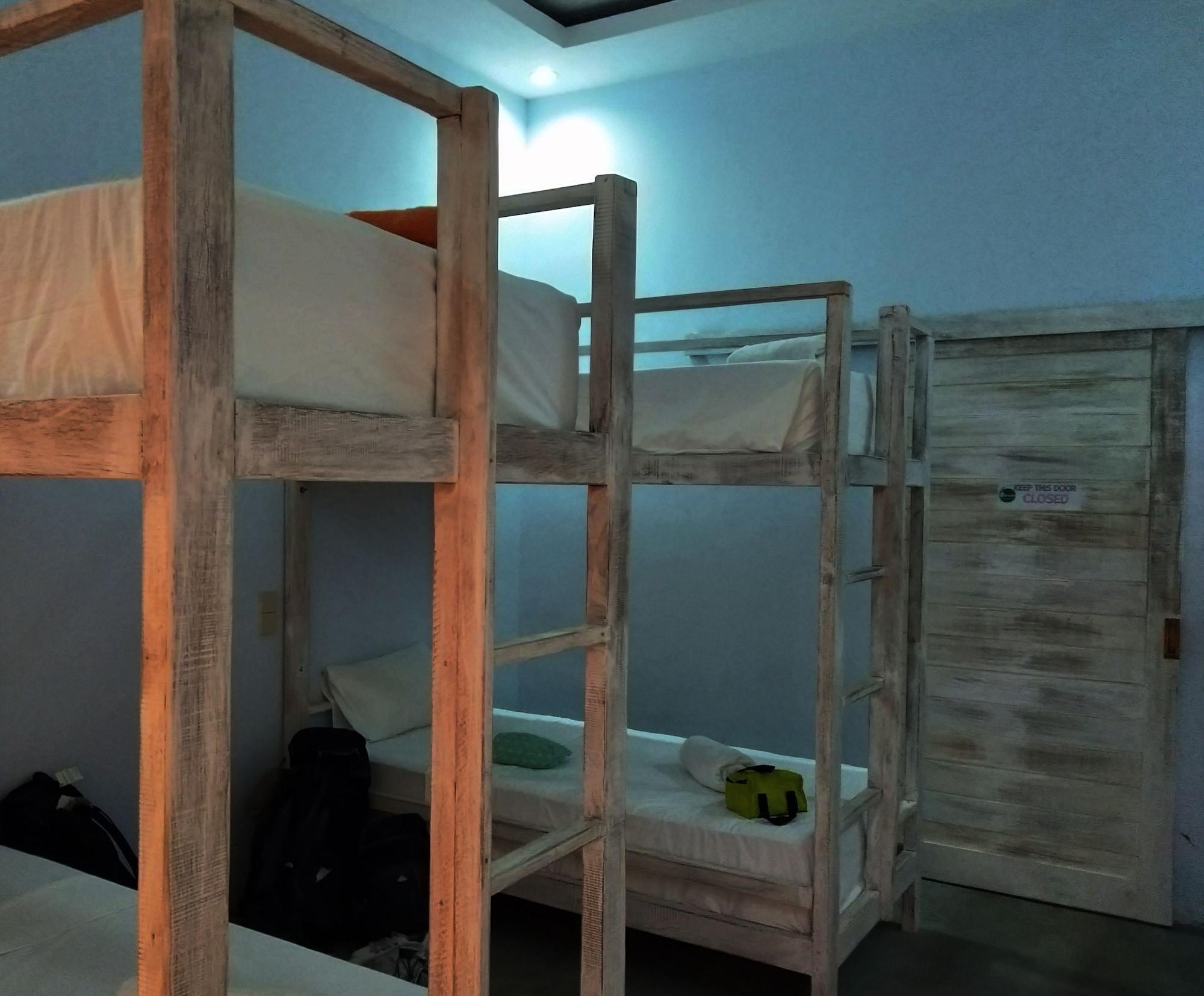 Castaway Island Hostel Nusa Lembongan Kültér fotó