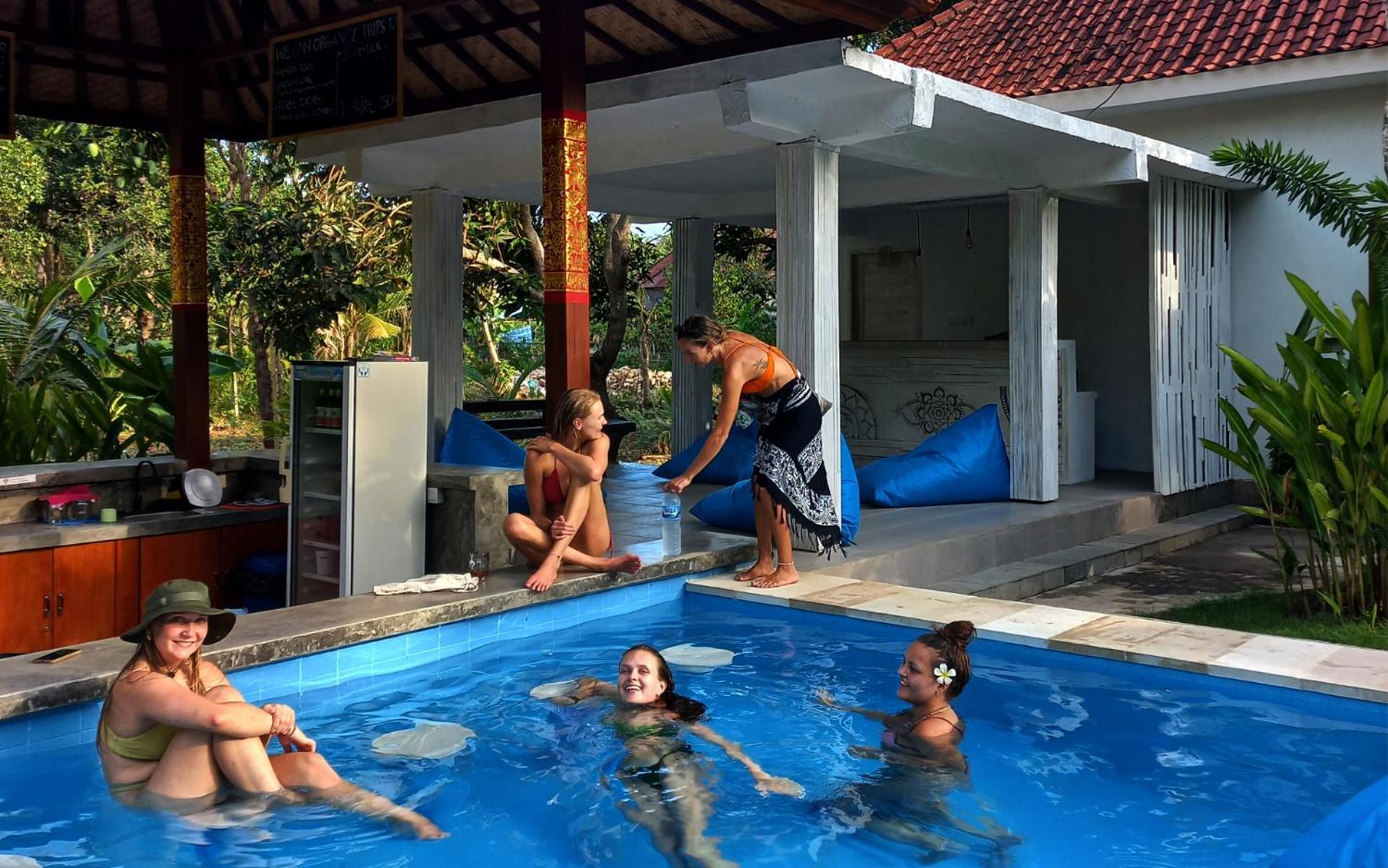 Castaway Island Hostel Nusa Lembongan Kültér fotó